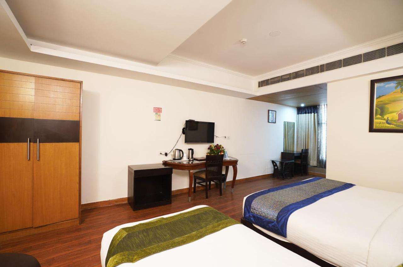 Airport Hotel Grand, New Delhi Nova Deli Exterior foto