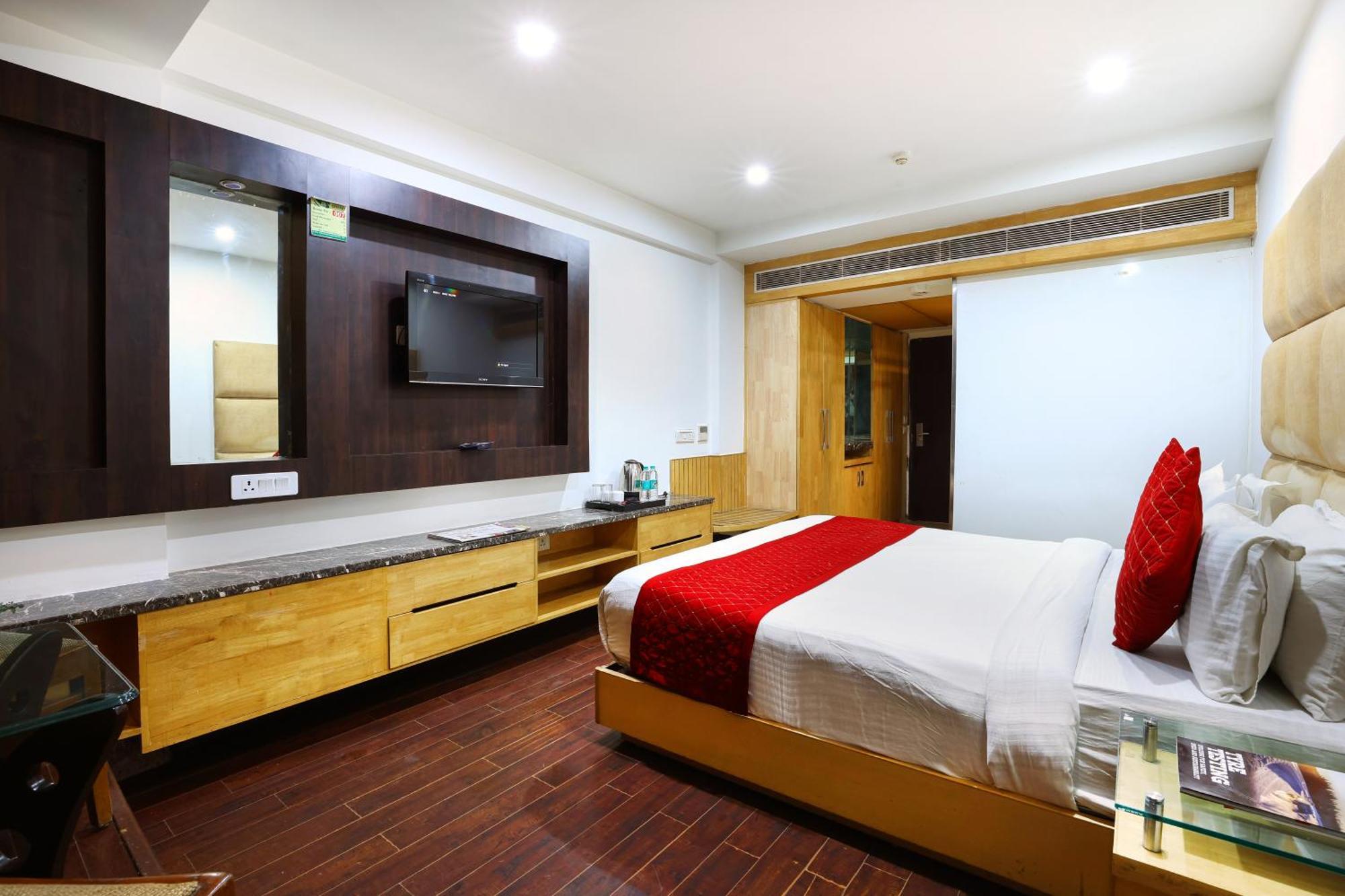 Airport Hotel Grand, New Delhi Nova Deli Exterior foto
