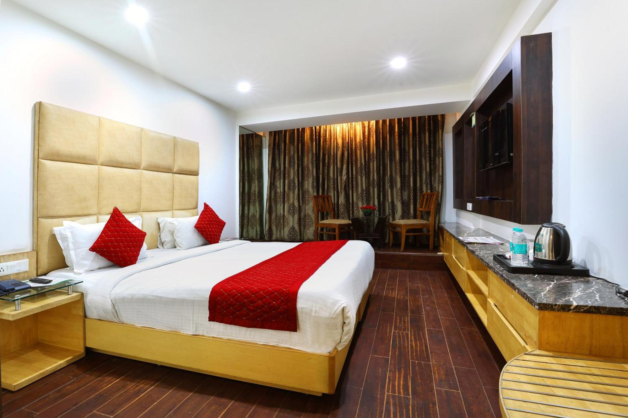 Airport Hotel Grand, New Delhi Nova Deli Exterior foto
