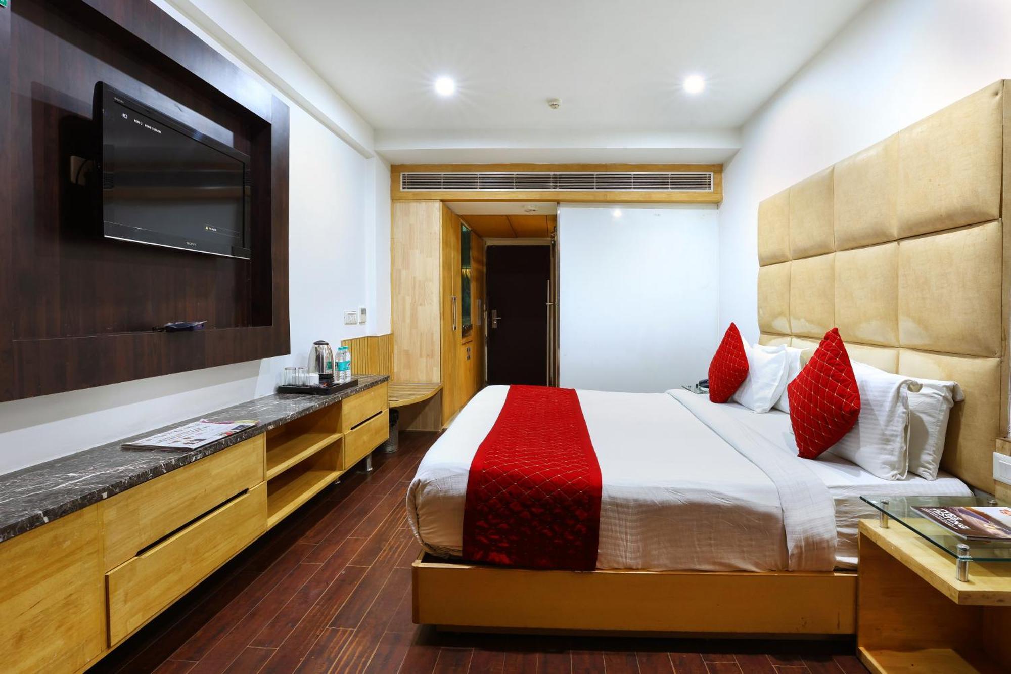 Airport Hotel Grand, New Delhi Nova Deli Exterior foto