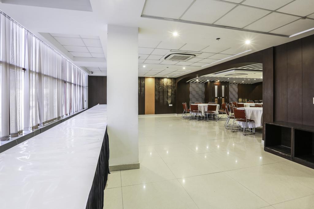 Airport Hotel Grand, New Delhi Nova Deli Exterior foto