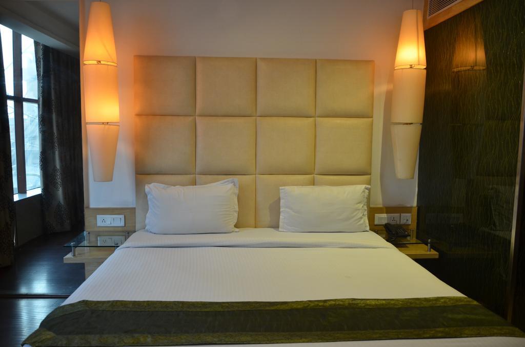 Airport Hotel Grand, New Delhi Nova Deli Exterior foto